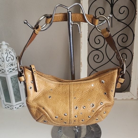 COACH Vintage Y24 Leather Studded Women's Hobo Shoulder Bag GUC - Picture 1 of 9